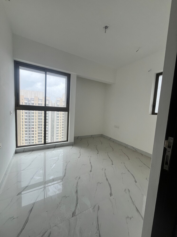 Room, raymond-ten-x-habitat 2 Bedroom 670 Sq.Ft. Apartment In Swastik Garden Thane 9233824
