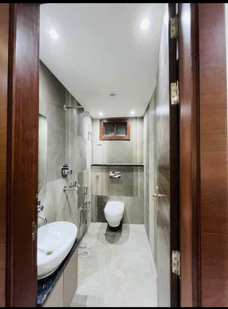 Bathroom, sector 1 greater noida 3 Bedroom 1600 Sq.Ft. Builder Floor In Sector 1 Greater Noida Greater Noida 9233838