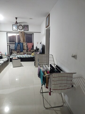 Team Area in 3 BHK Apartment at Pinnacle CHS, Mulund West – for Rent