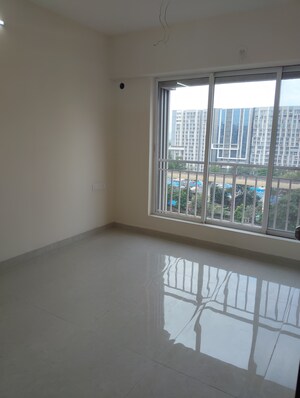 Room in 2 BHK Apartment at Drushti Sapphire, Ghatkopar East – for Rent