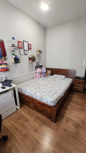Bedroom in 2 BHK Apartment at Garden Colony, Mahim – for Rent
