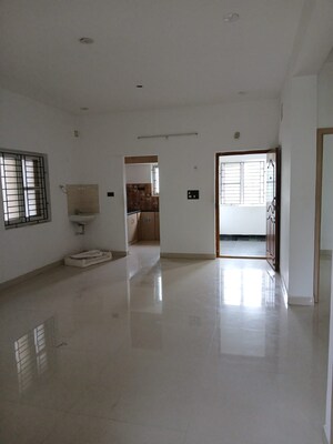 Room in 2 BHK Builder Floor at Kelambakkam – for Rent