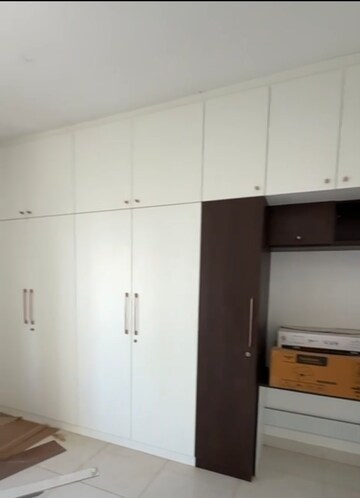 Furnished Amenities in 3 BHK Apartment at Prestige Beverly Hills, Kokapet – for Rent