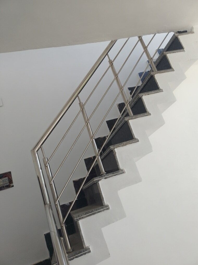 undefined, ludhiana chandigarh hwy 3 Bedroom 95 Sq.Yd. Independent House In LudhianA Chandigarh Hwy Mohali 9233983