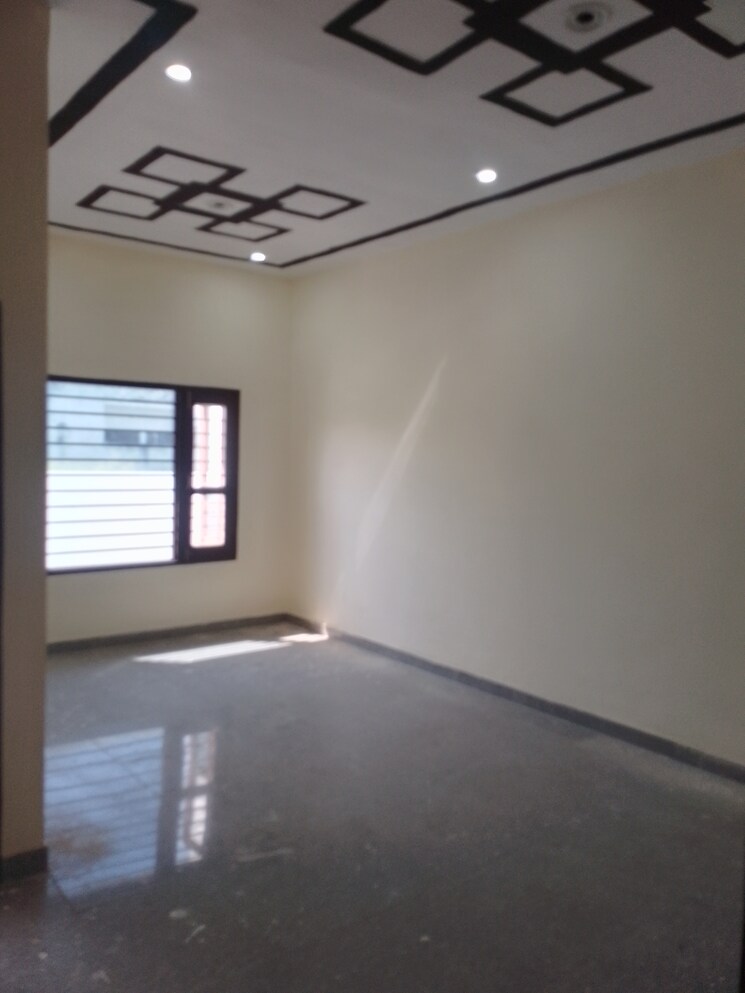 Room, ludhiana chandigarh hwy 3 Bedroom 95 Sq.Yd. Independent House In LudhianA Chandigarh Hwy Mohali 9233983