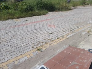 Parking in 3 BHK Independent House at LudhianA-Chandigarh Hwy – for Sale