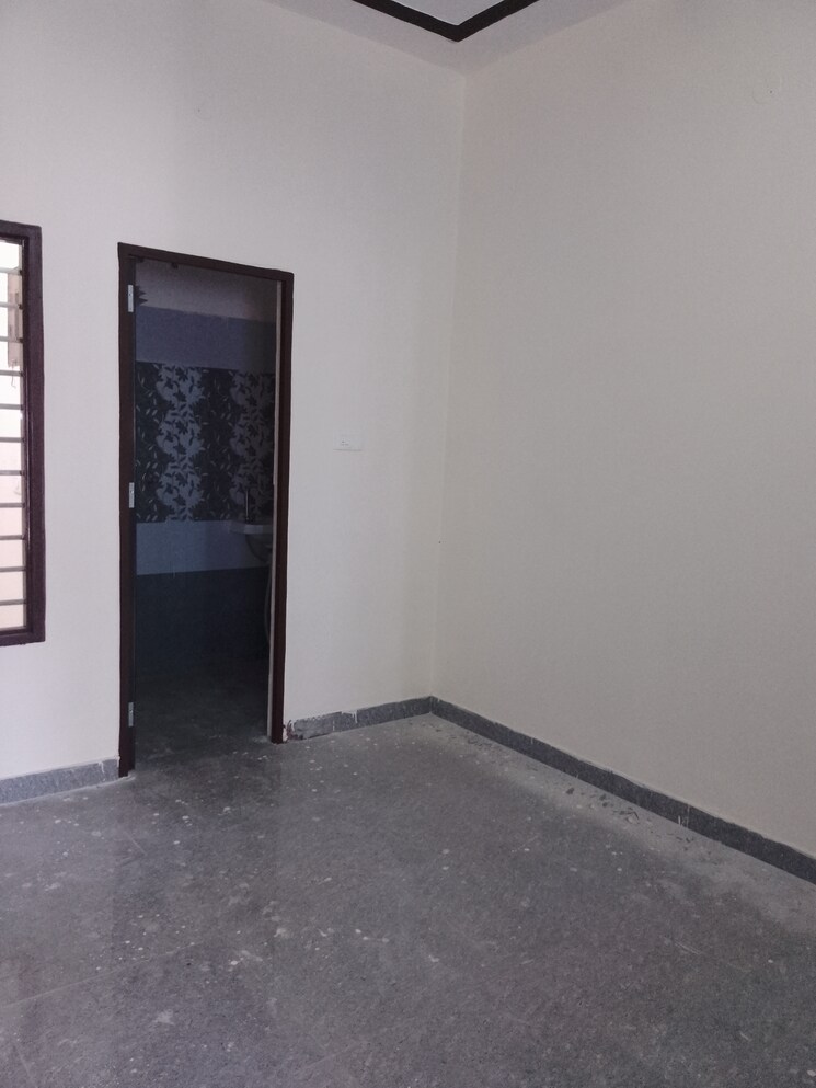 Room, ludhiana chandigarh hwy 3 Bedroom 95 Sq.Yd. Independent House In LudhianA Chandigarh Hwy Mohali 9233983