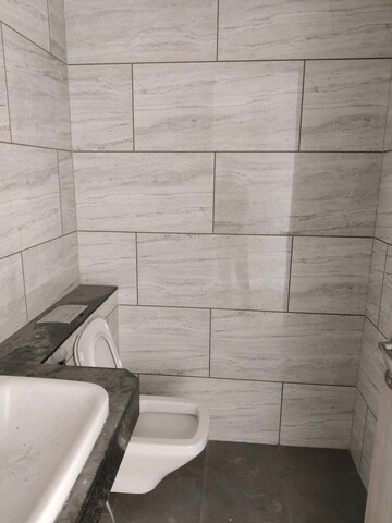 Bathroom in 5 BHK Apartment at Rustomjee Crown, Prabhadevi – for Rent