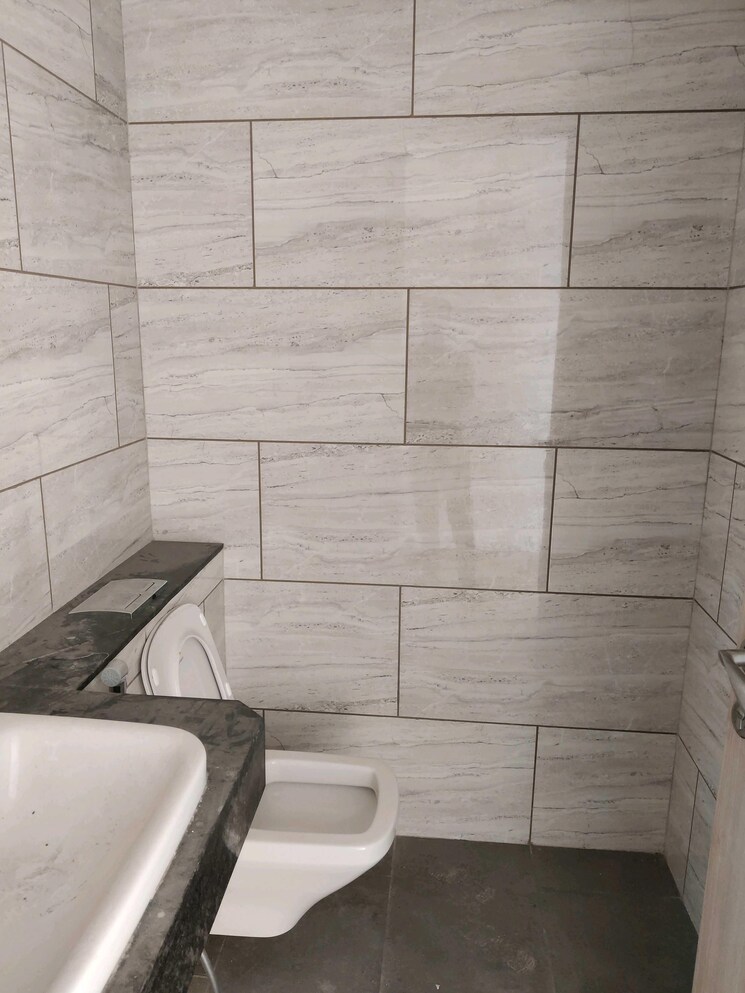 Bathroom, rustomjee-crown 5 Bedroom 3090 Sq.Ft. Apartment In Prabhadevi Mumbai 9233968