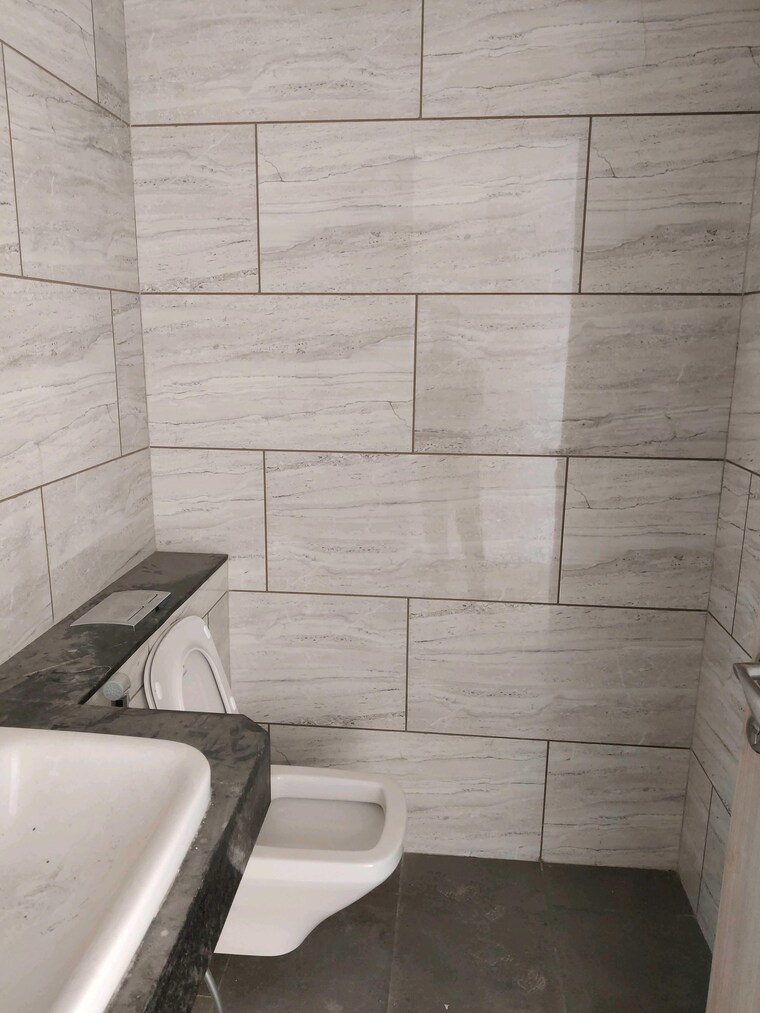 Bathroom, rustomjee-crown 5 Bedroom 3090 Sq.Ft. Apartment In Prabhadevi Mumbai 9233968