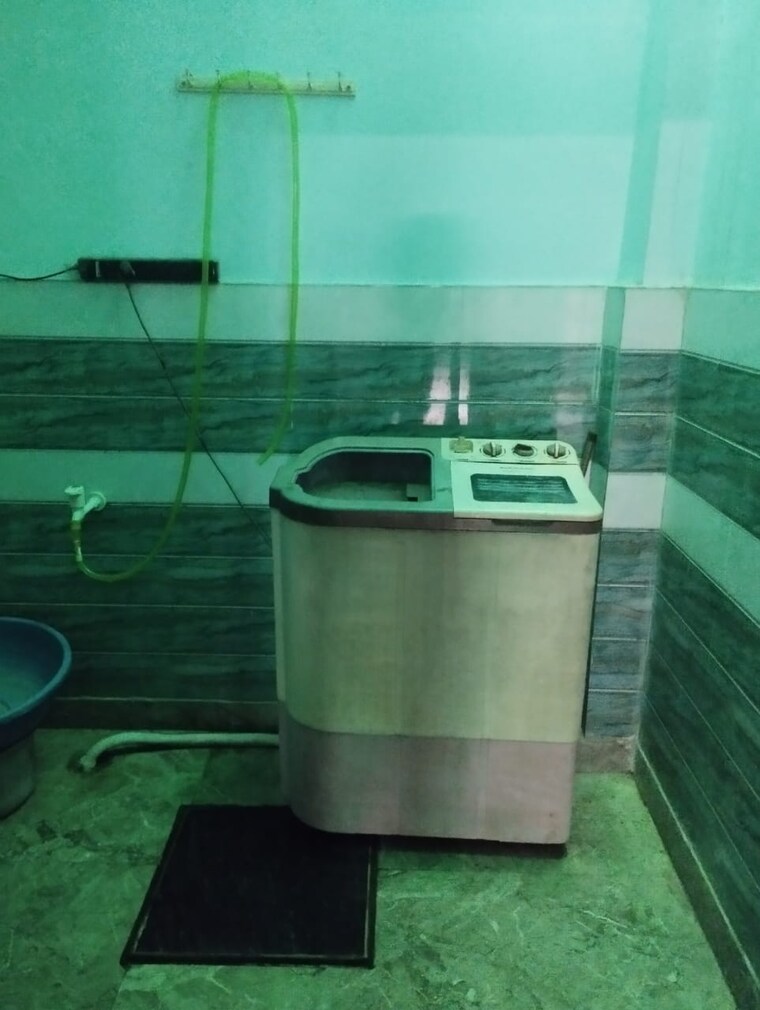 Kitchen, nangla gurjan 3.5 Bedroom 100 Sq.Yd. Independent House In Nangla Gurjan Faridabad 9233984