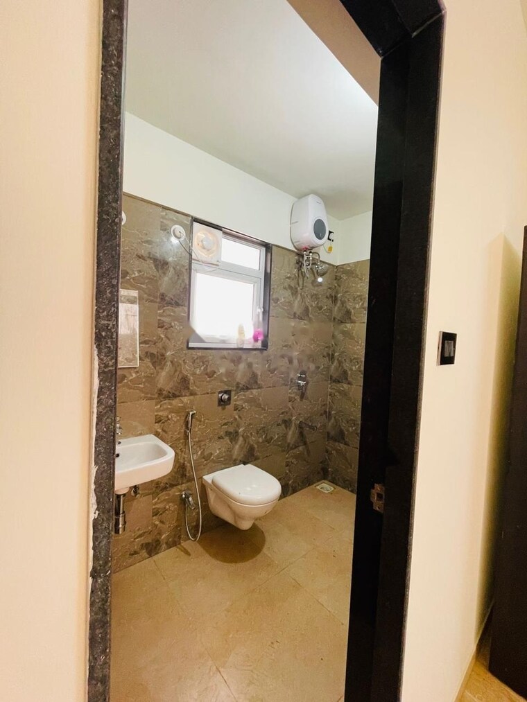 Bathroom, vtp-beaumonde 3 Bedroom 1093 Sq.Ft. Apartment In Kharadi Pune 9233999
