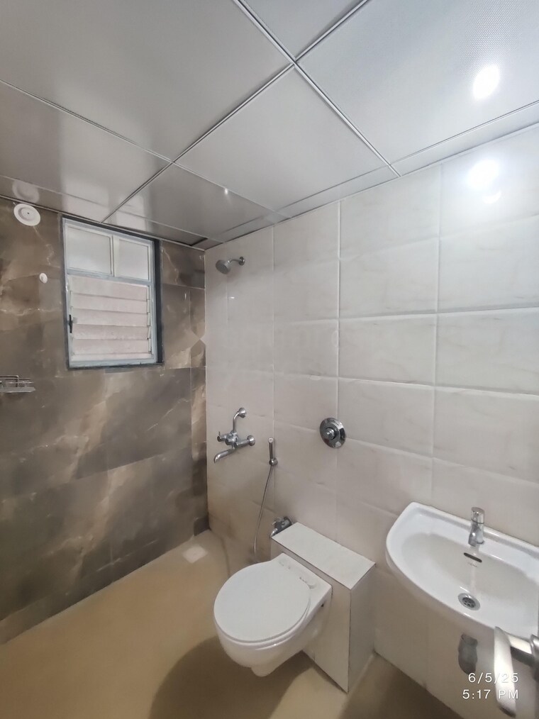 Attached Bathroom, saheel-itrend-life-3 2 Bedroom 784 Sq.Ft. Apartment In Wakad Pune 9234002