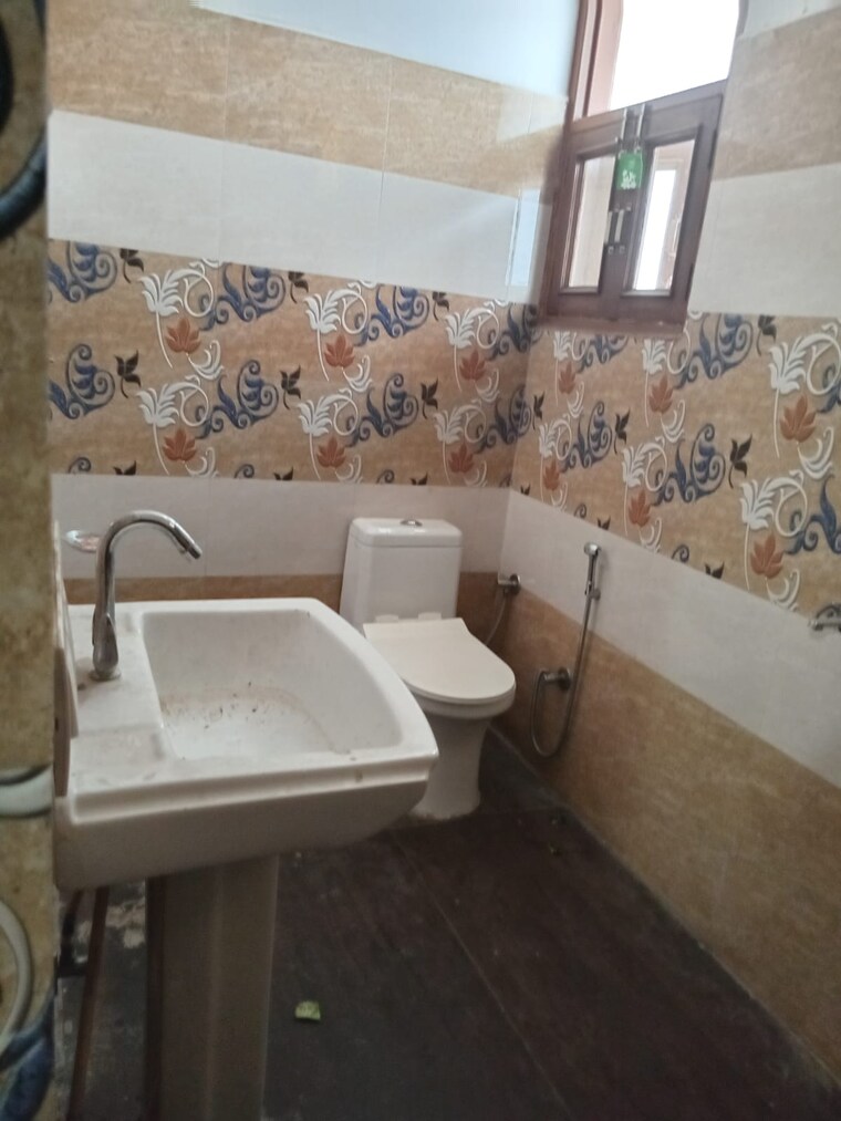 Bathroom, sector 12 panchkula 3 Bedroom 1800 Sq.Ft. Apartment In Sector 12 Panchkula Panchkula 9234007