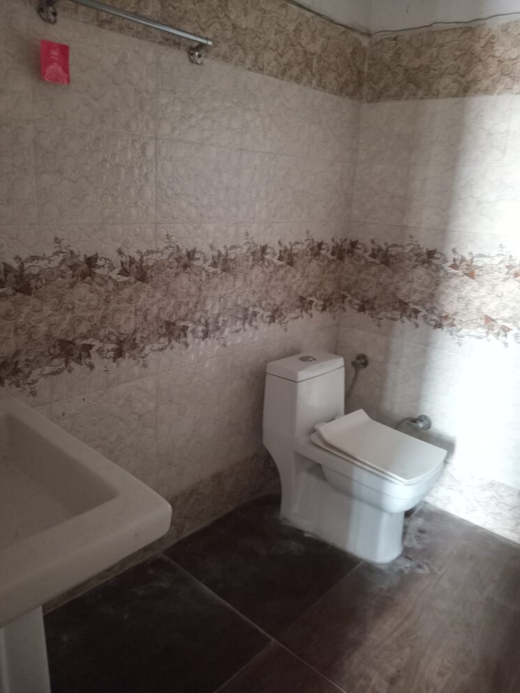 Bathroom, sector 12 panchkula 3 Bedroom 1800 Sq.Ft. Apartment In Sector 12 Panchkula Panchkula 9234007