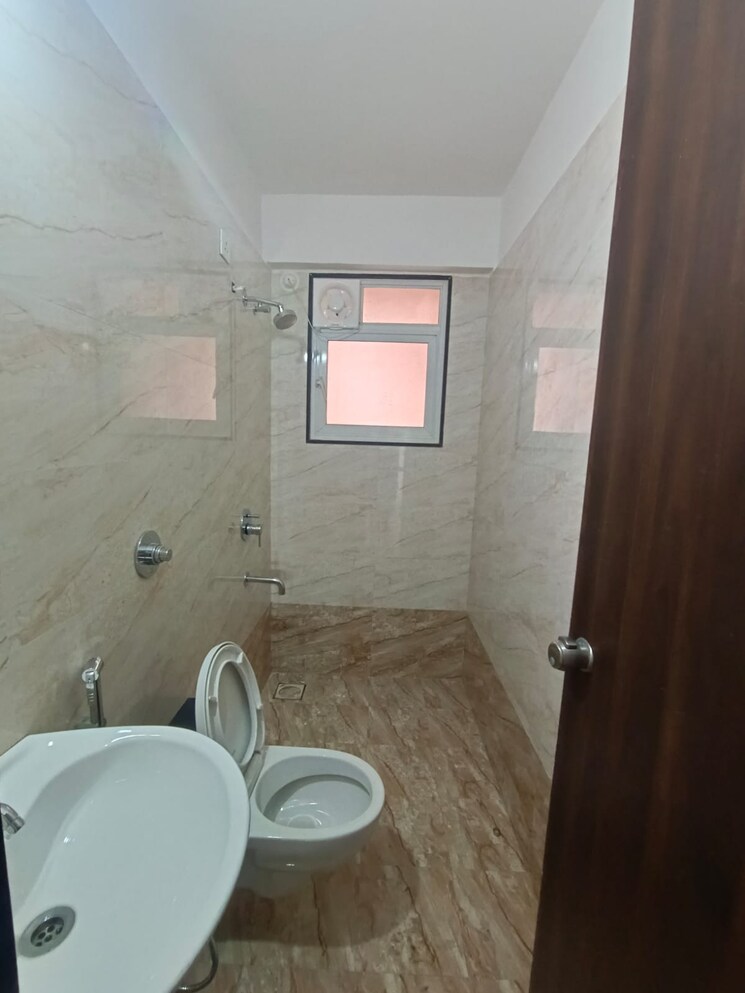 Bathroom, urban-skyline-phase-1 2 Bedroom 905 Sq.Ft. Apartment In Ravet Pune 9234023