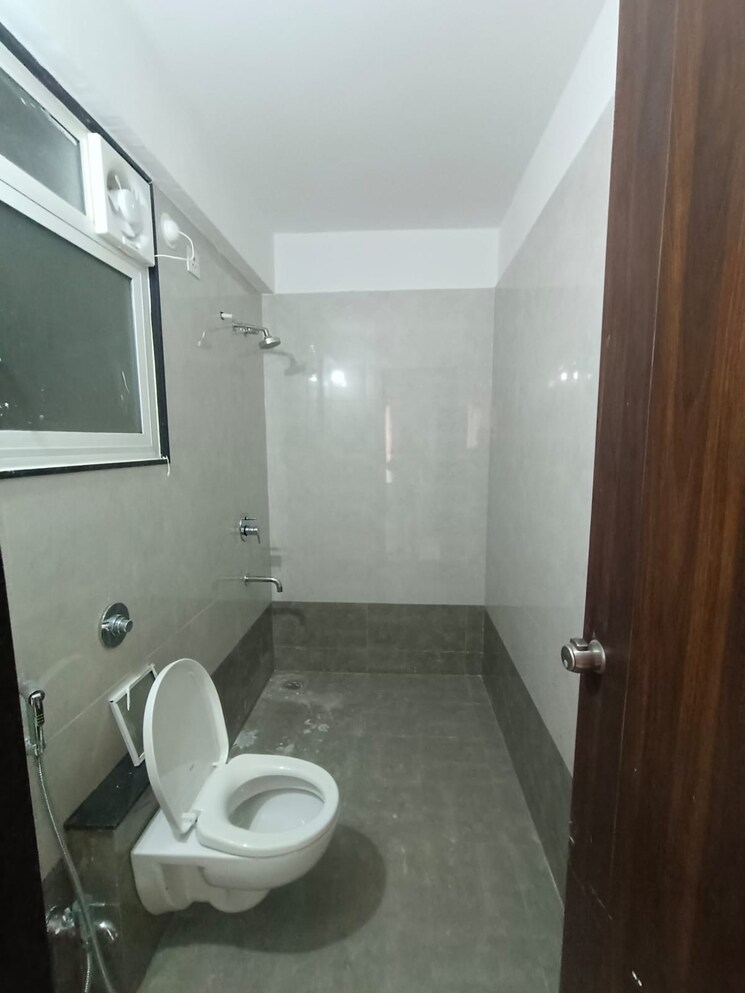 Bathroom, urban-skyline-phase-1 2 Bedroom 905 Sq.Ft. Apartment In Ravet Pune 9234023