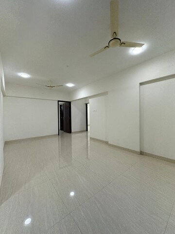 Room in 1 BHK Apartment at Platinum 53 West, Andheri West – for Rent