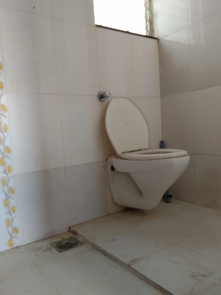 Attached Bathroom, associated-sai-smruti 3 Bedroom 1700 Sq.Ft. Apartment In Dahanukar Colony Pune 9234026