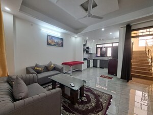 Master Bedroom in 2 BHK Builder Floor at Mussoorie Road – for Rent