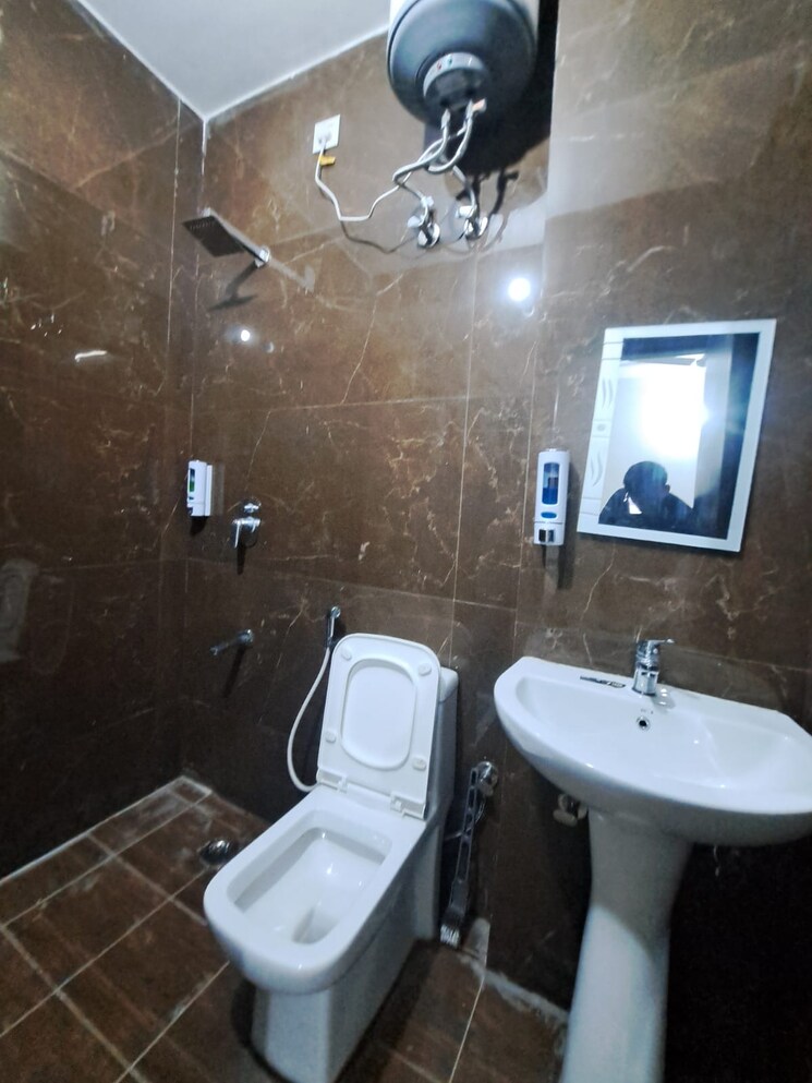 Bathroom, mussoorie road 2 Bedroom 1400 Sq.Ft. Builder Floor In Mussoorie Road Dehradun 9234078