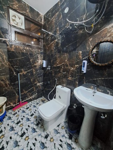 Master Bedroom in 2 BHK Builder Floor at Mussoorie Road – for Rent