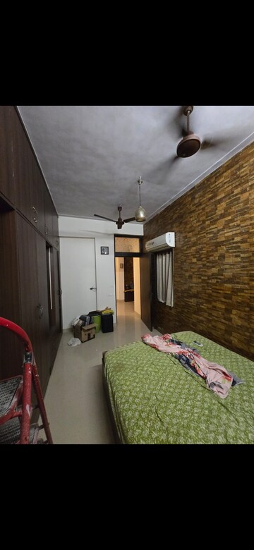 Bedroom in 1.5 BHK Apartment at Hind Mansion Apartments, Mahim West – for Rent