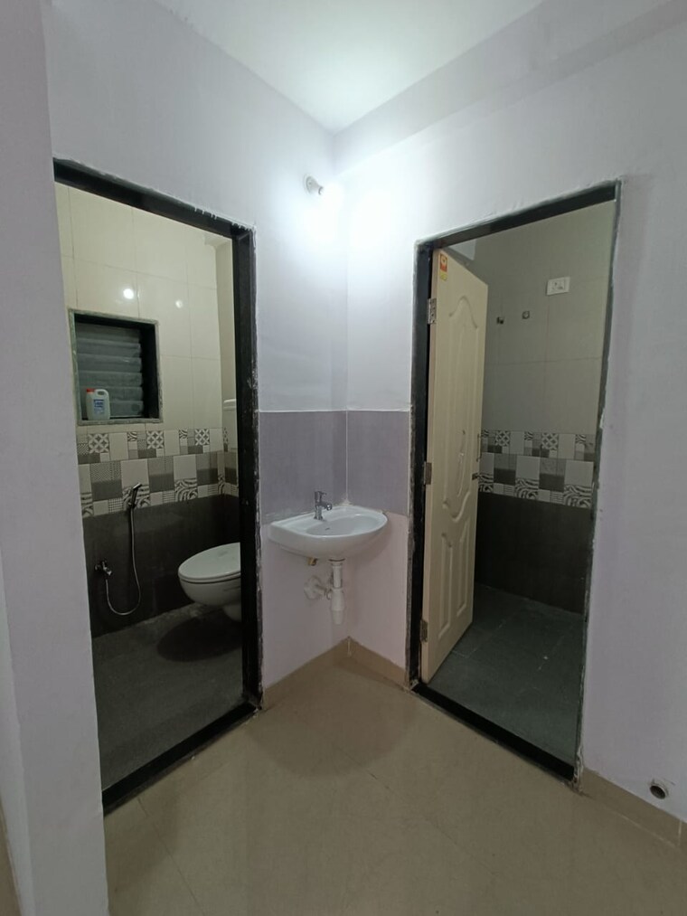 Bathroom, mhada-apartments 1 Bedroom 550 Sq.Ft. Apartment In Goregaon East Mumbai 9234114