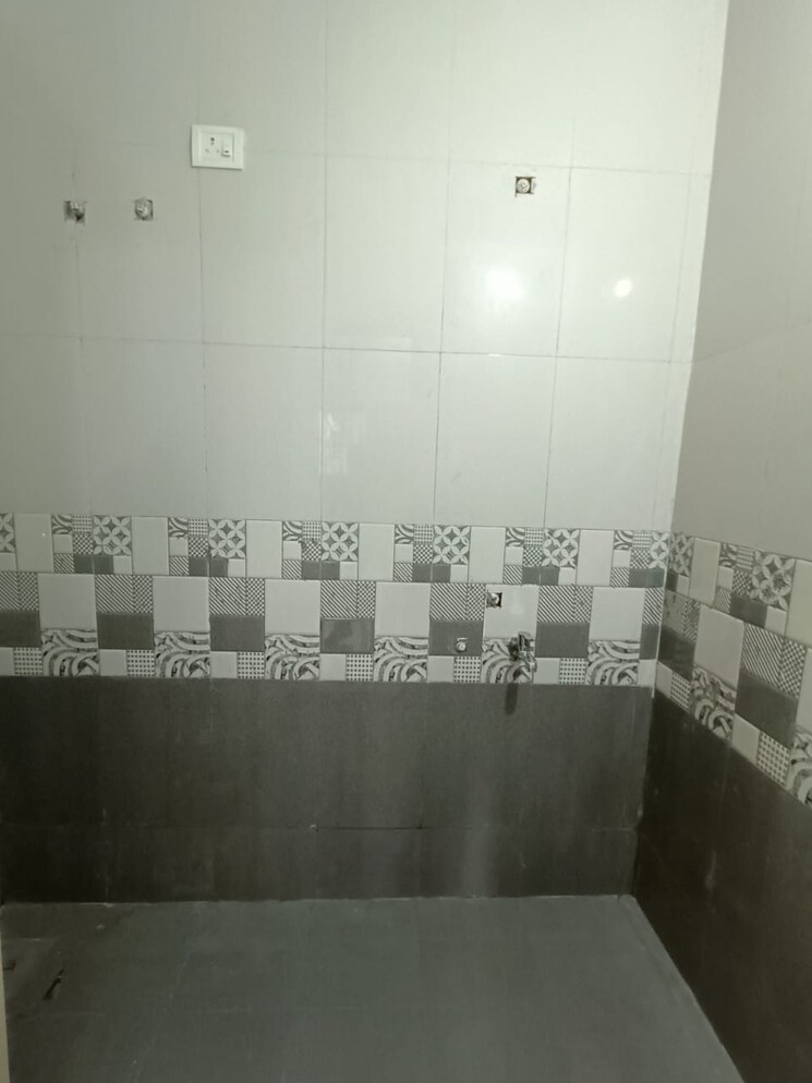 Bathroom, mhada-apartments 1 Bedroom 550 Sq.Ft. Apartment In Goregaon East Mumbai 9234114