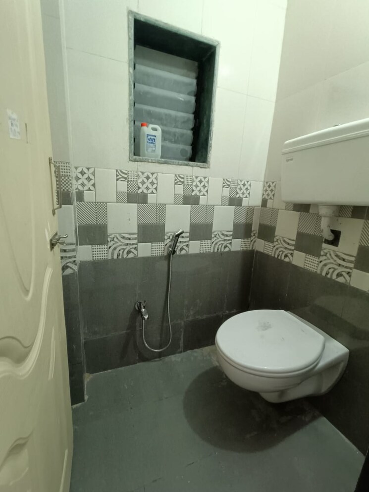 Bathroom, mhada-apartments 1 Bedroom 550 Sq.Ft. Apartment In Goregaon East Mumbai 9234114