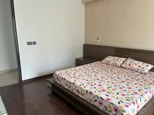 Bedroom in 4 BHK Apartment at Central Park I, Sector 42 – for Sale