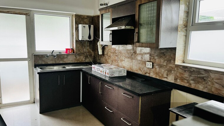 Kitchen, jakhan rajpur road 3 Bedroom 2000 Sq.Ft. Builder Floor In JakhaN Rajpur Road Dehradun 9234173