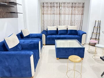 Living Room in 3 BHK Builder Floor at JakhaN-Rajpur Road – for Rent