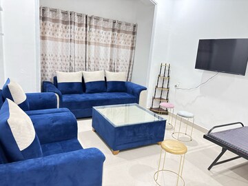 Living Room in 3 BHK Builder Floor at JakhaN-Rajpur Road – for Rent