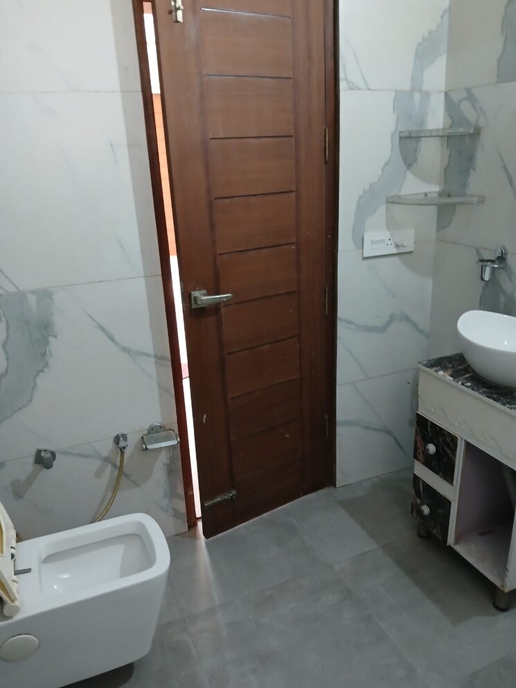 Bathroom, sector 38 3 Bedroom 3400 Sq.Ft. Builder Floor In Sector 38 Chandigarh 9234196