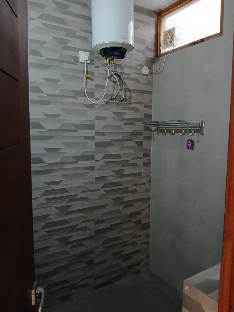 Bathroom, sector 38 3 Bedroom 3400 Sq.Ft. Builder Floor In Sector 38 Chandigarh 9234196
