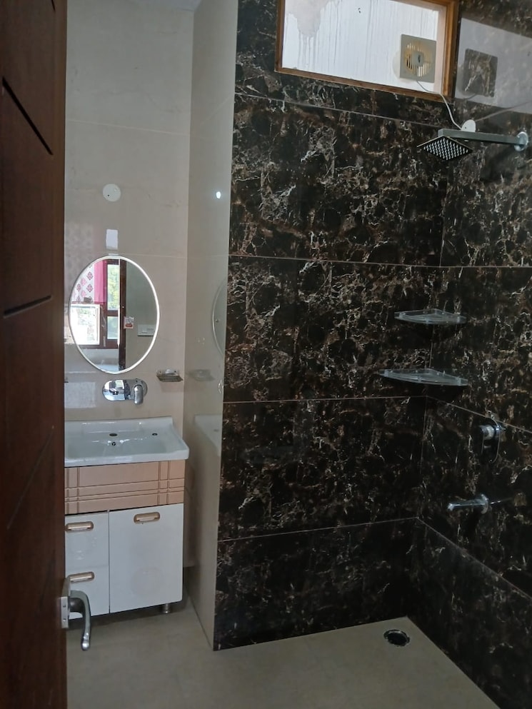 Bathroom, sector 38 3 Bedroom 3400 Sq.Ft. Builder Floor In Sector 38 Chandigarh 9234196