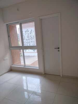 Room in 3 BHK Apartment at Godrej Green Vistas, Mahalunge – for Rent