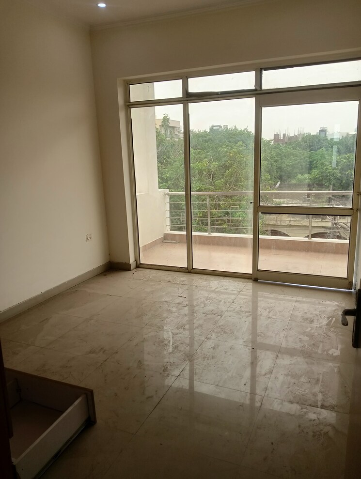 Room, sector 31 3 Bedroom 252 Sq.Yd. Builder Floor In Sector 31 Faridabad 9234210