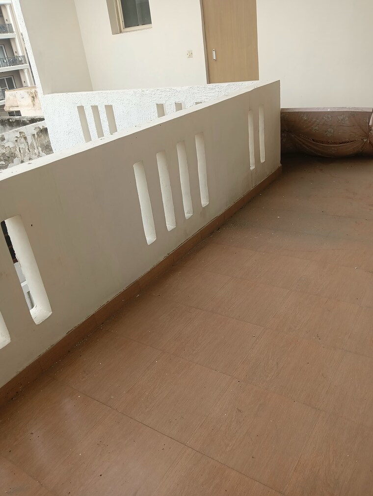 Balcony, sector 31 3 Bedroom 252 Sq.Yd. Builder Floor In Sector 31 Faridabad 9234210