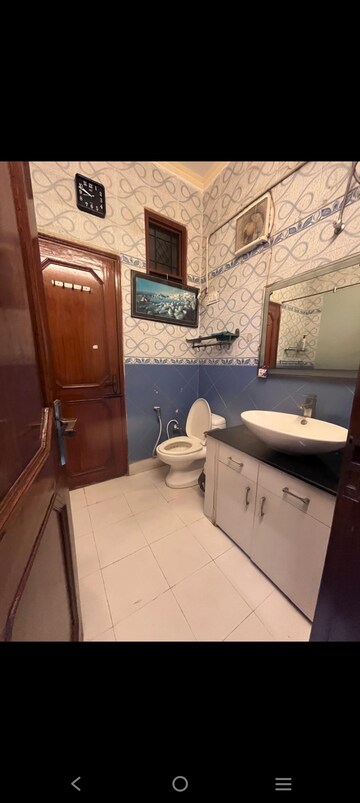 Team Area in 2 BHK Builder Floor at Saket – for Rent
