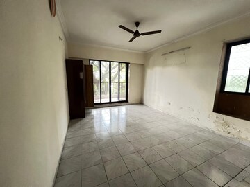 Room in 2.5 BHK Apartment at Radiant Paradise, Wanowrie – for Rent