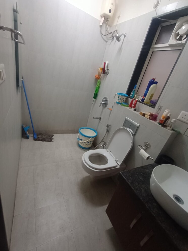 Bathroom, lodha-the-park 3 Bedroom 1111 Sq.Ft. Apartment In Worli Mumbai 9234325