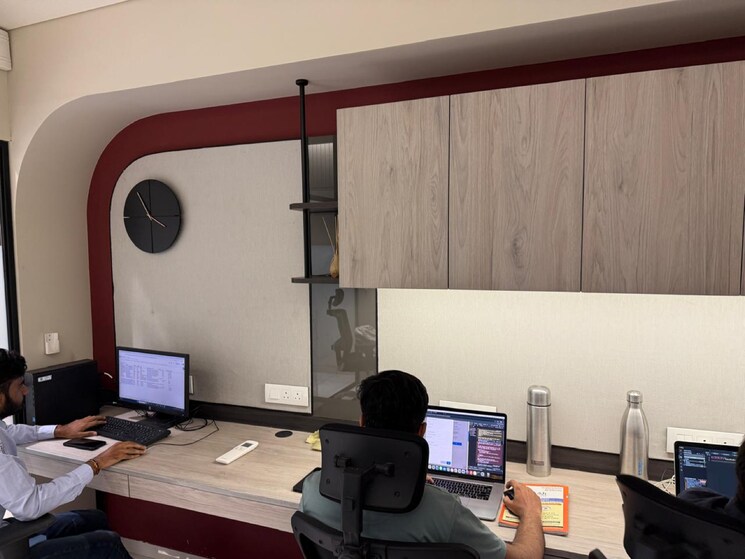 Team Area, sindhubhavan Commercial Office Space in IT/SEZ 778 Sq.Ft. In Sindhubhavan Ahmedabad 9234443