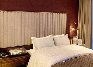 Bedroom in 5 BHK Apartment at Rustomjee Crown, Prabhadevi – for Rent