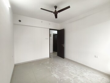 Room in 2 BHK Apartment at Puranik Rumah Bali, Ghodbunder Road – for Rent