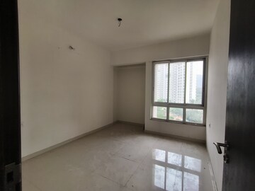Room in 2 BHK Apartment at Puranik Rumah Bali, Ghodbunder Road – for Rent