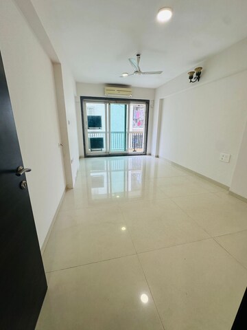 Room in 3 BHK Apartment at Diamond Garden, Chembur – for Rent