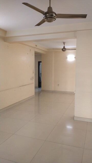 Room in 3 BHK Apartment at Amrapali Platinum, Sector 119 – for Sale
