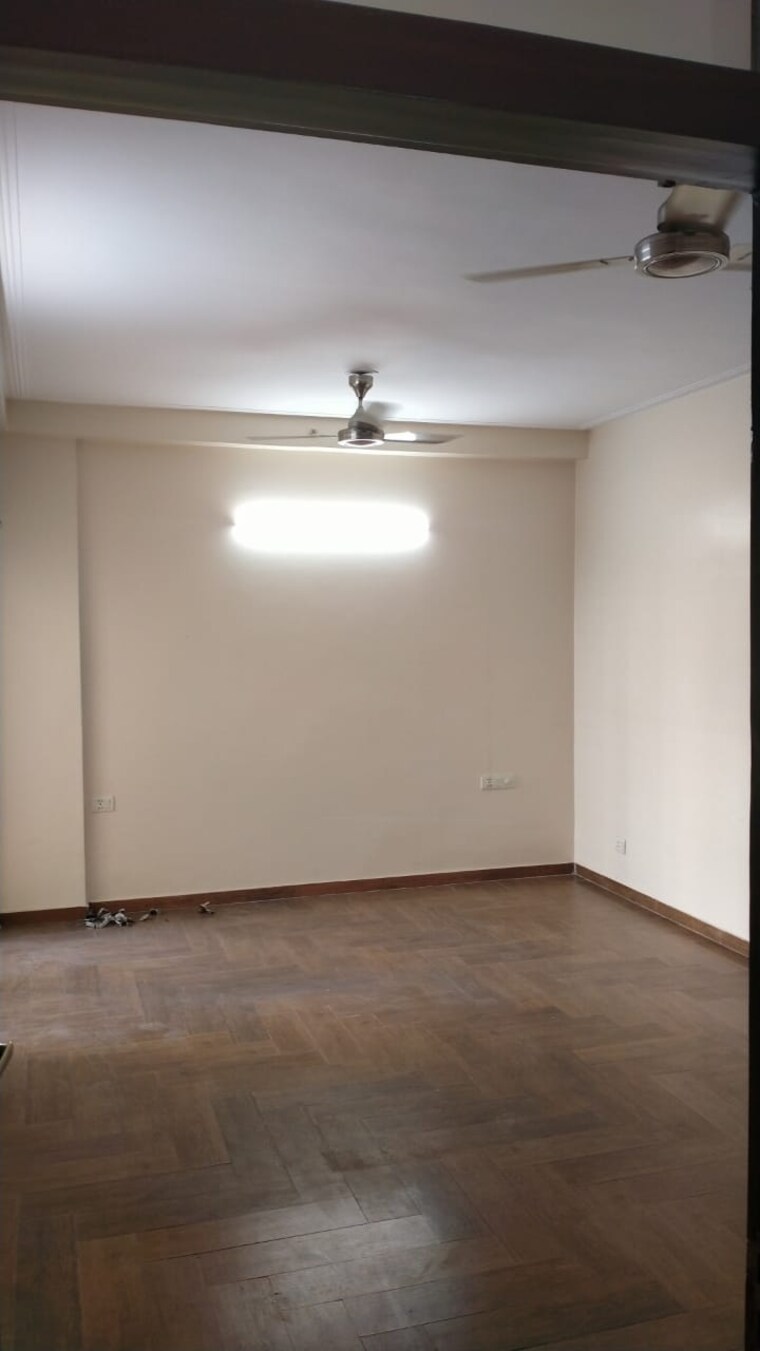 Room, amrapali-platinum 3 Bedroom 1495 Sq.Ft. Apartment In Sector 119 Noida 9234385